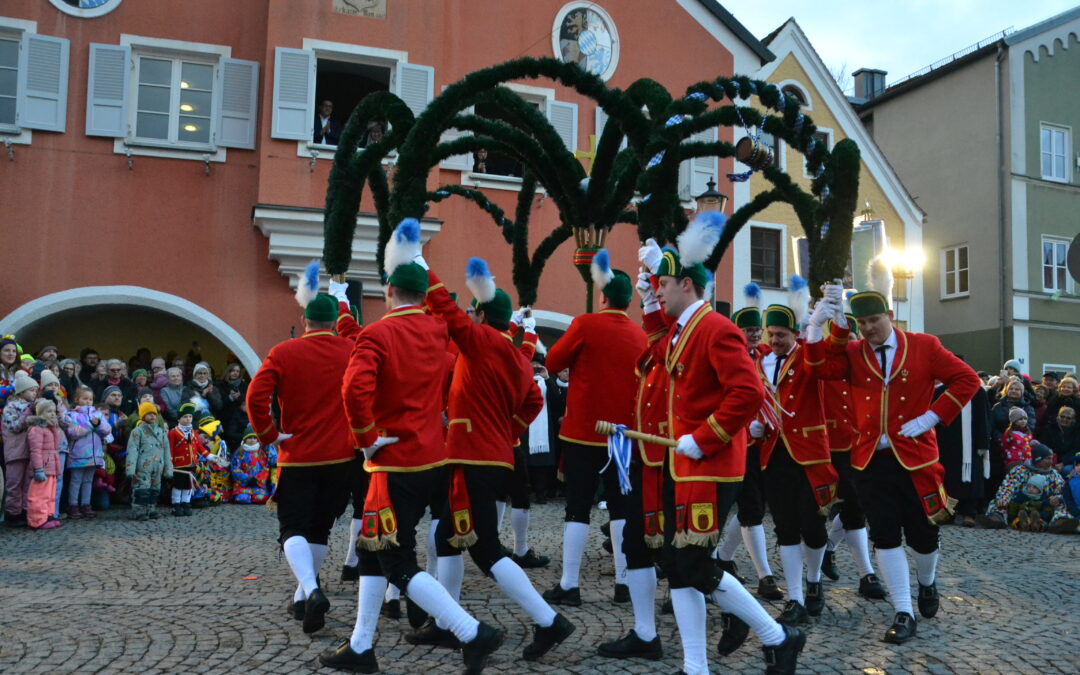 Tränenreicher Abschied vor dem Rathaus